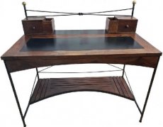 teakhouten en smeedijzeren bureau teakhouten en smeedijzeren bureau